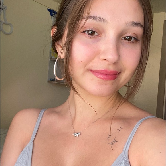 Meet your Posher, Brooke - Picture 1 of 1